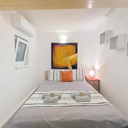 By Mive Apartment *